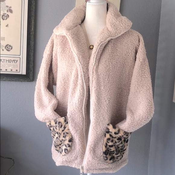 Last One! Final Sale Price! Super Soft Plush Teddy Bear Leopard Pocket Coat - Picture 2 of 8